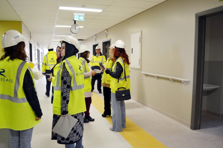 Sağlık çalışanları, yeni hastanedeki poliklinikleri gezdi