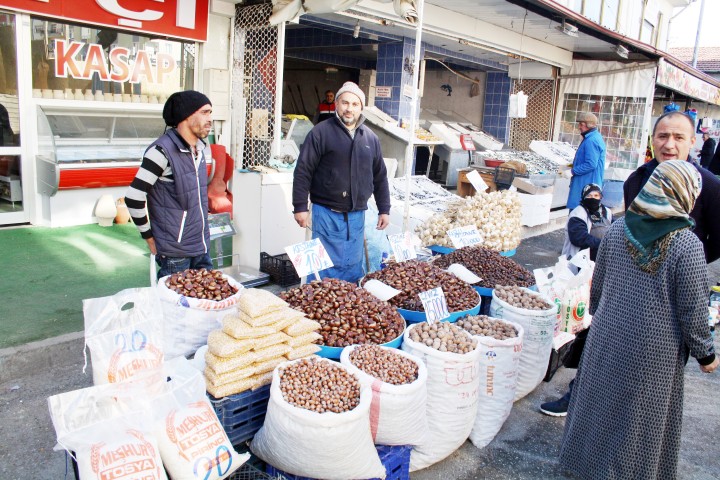 Köylü pazarı esnafı ‘Kapalı  Pazar’ heyecanı yaşıyor