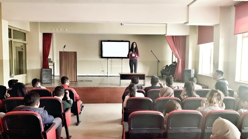 Sosyal Medya Okuryazarlığı eğitim semineri verildi