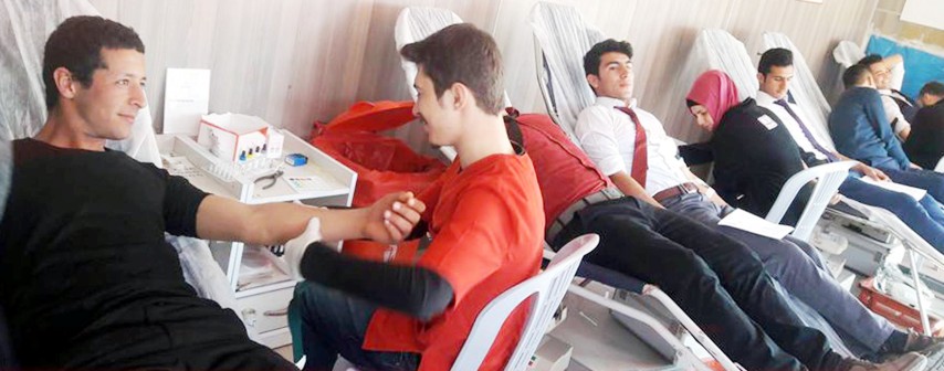 Öğrencilerden kan bağışına destek