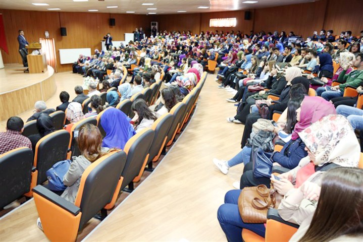 Hoca Ahmet Yesevi  konferansı düzenlendi