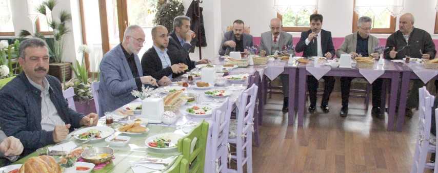 Belediye 21 bin kişiyi  iftar sofrasında buluşturacak
