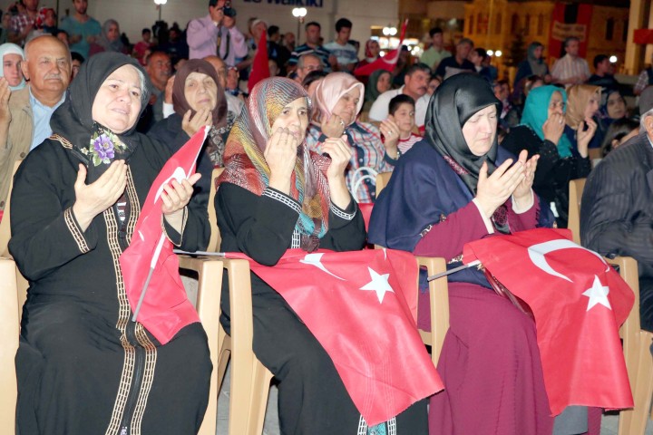 Şehit yakınları Cumhurbaşkanı  Erdoğan’a Türk bayrağı gönderdi