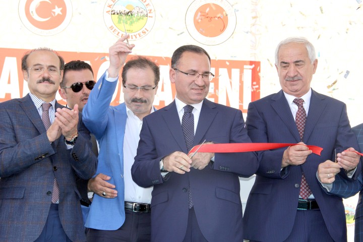 Bozdağ: Kılıçdaroğlu Cumhurbaşkanlığı  adaylığına oynuyor