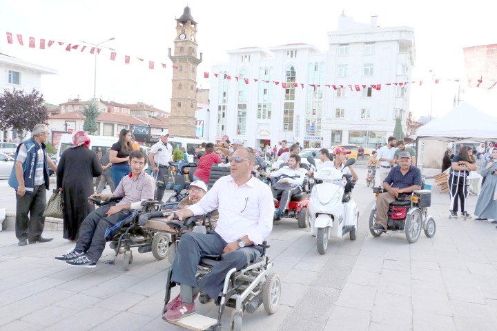 Engelliler arası tekerlekli  sandalye yarışması yapıldı