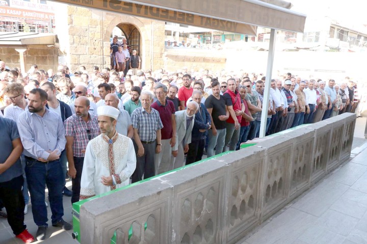 Yozgat’ta mide küçültme ameliyatının ardından rahatsızlanarak hayatını kaybeden 32 yaşındaki