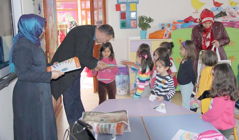 Sarıkaya Belediyesi tarafından hazırlatılan ilçeyi anlatan boyama kitapları ana sınıfı