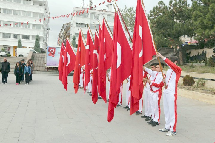 Türkiye Cumhuriyeti’nin kurucusu Gazi Mustafa Kemal Atatürk’ün Yozgat’ta gelişinin 93.