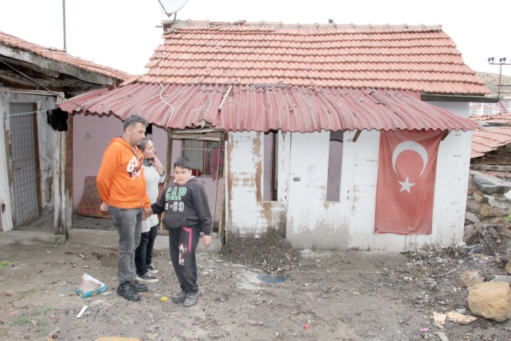 Yozgat’ta gece başlayan şiddetli yağmur hayatı olumsuz yönde etkilerken, aşırı