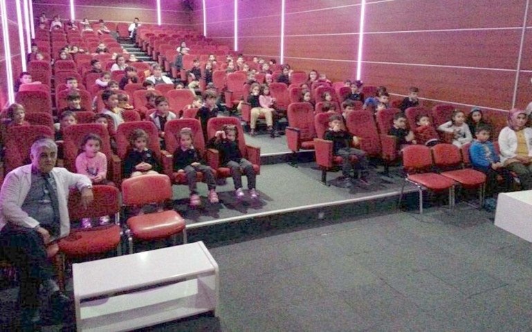 Yozgat Çözüm Koleji öğrencilerine okul hemşiresi Mine Dalaslan tarafından 'diyabet