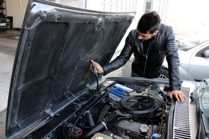 Yozgat''ta oto tamir ustaları, sürücülere yaklaşan kış mevsiminde karşılaşılabilecekleri sorunlara