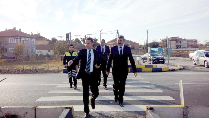 Yozgat’ın Boğazlıyan İlçesi’nde Cumhuriyet İlkokulu ve Ortaokulu’nun bulunduğu D805 Kayseri-Yozgat