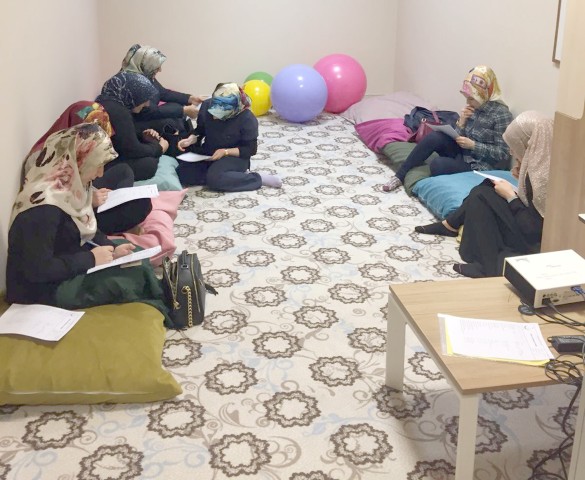 Akdağmadeni Devlet Hastanesi Acil Servis Giriş yolunda, kış aylarının sert