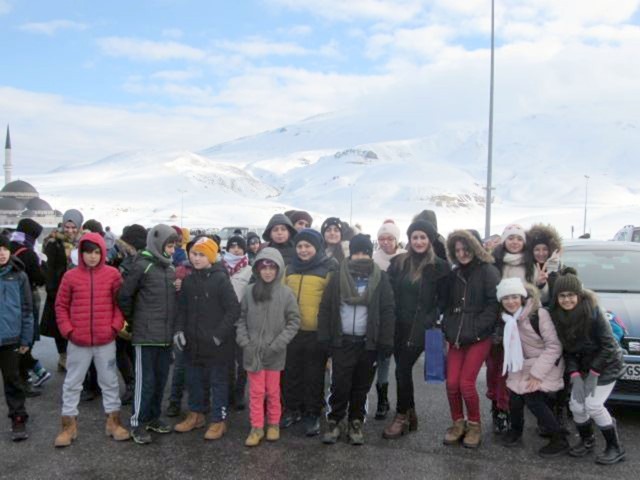 Öğrenciler Erciyes’te  kayak heyecanı yaşadı