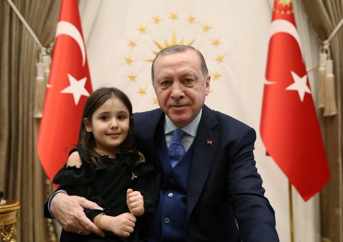 Cumhurbaşkanı Erdoğan, Irmak Ayşe’yi Külliye’de kabul etti