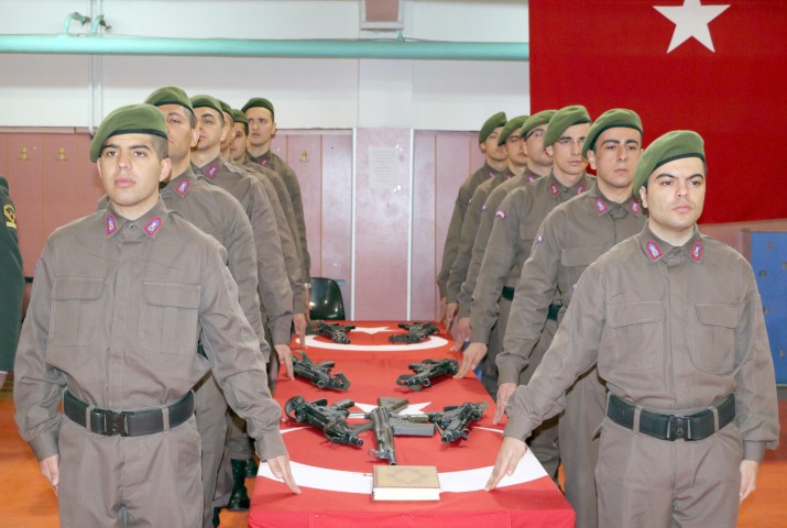 Yozgat İl Jandarma Alay Komutanlığı’nda 4 haftalık temel askerlik eğitimlerini