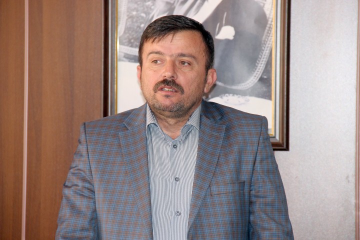 İYİ Parti Yozgat İl Başkanı Metin Özışık, gazetecilerin şehrin sorunlarını