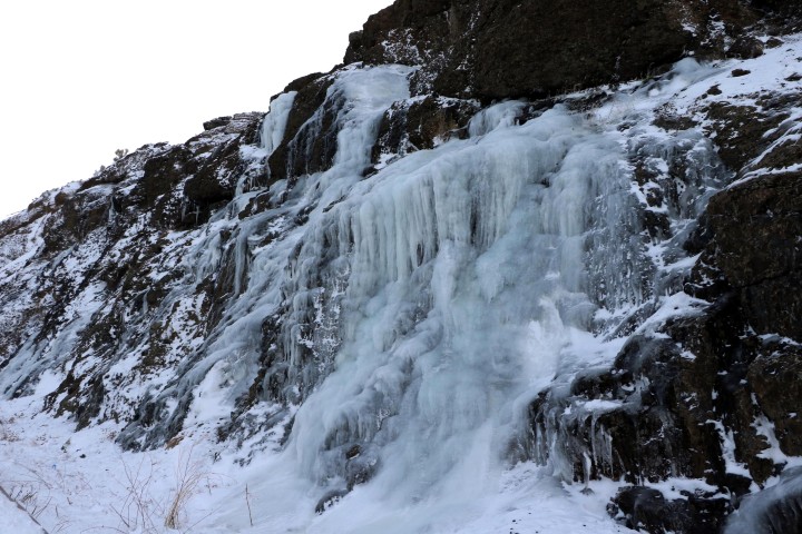 Hava sıcaklığının gece sıfırın altında 7 dereceye düştüğü Yozgat'ta göletlerin