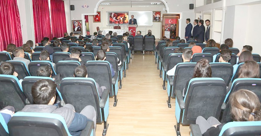 Yozgat Valisi Kemal Yurtnaç, gençleri hedef alan uyuşturucu ile mücadeleye