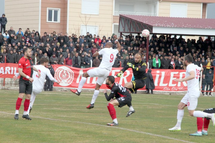 Spor Toto Bölgesel Amatör Lig 5. Grupta şampiyonluk mücadelesi veren