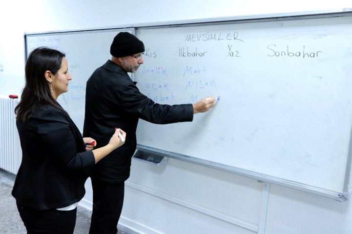 Yazıcı: Göçmenlere yönelik Türkçe  Öğretim Kursları devam ediyor