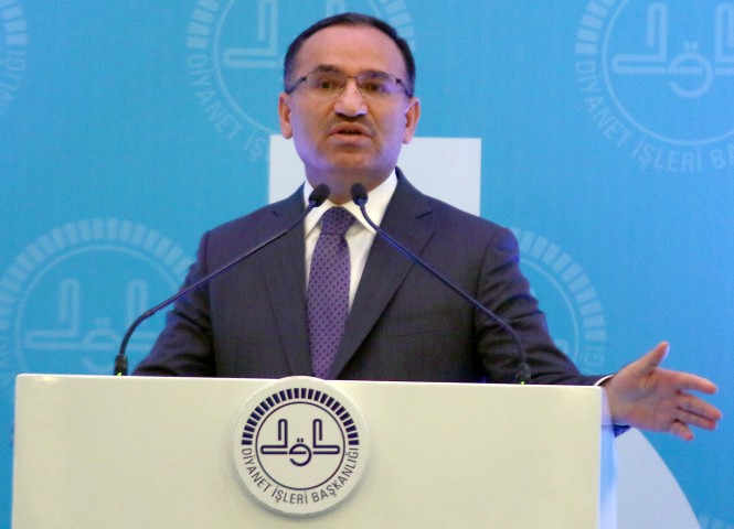 Başbakan Yardımcısı Bekir Bozdağ, her ile kadın müftü yardımcısı atanacağını