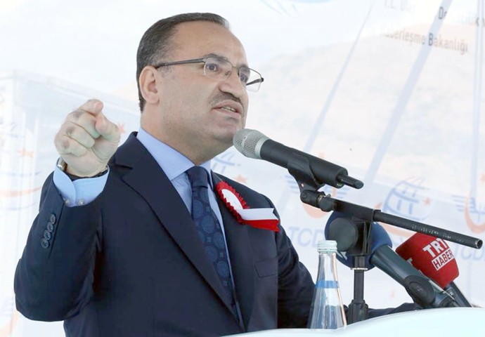 Başbakan Yardımcısı Bekir Bozdağ, "Bu CHP zihniyetine kalırsak biz Marmaray'ı