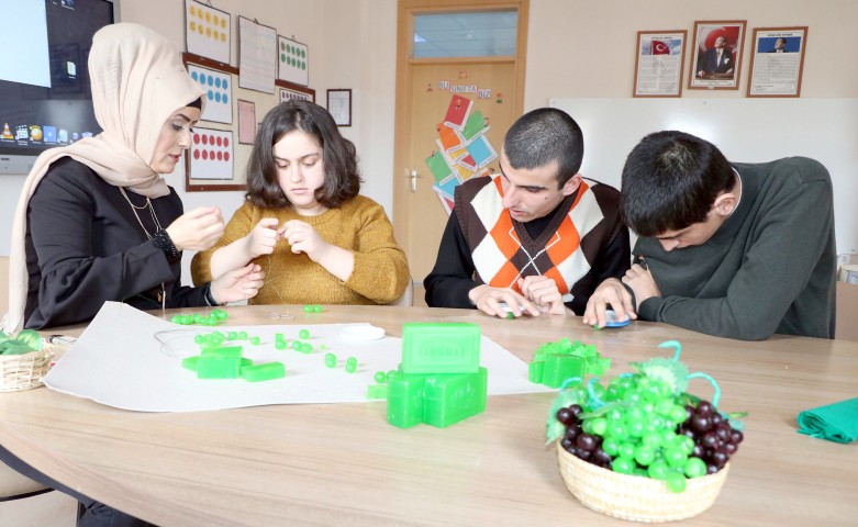 Yozgat Uğur Bektaş Özel Eğitim İş Uygulama Merkezi'nde öğrenim gören