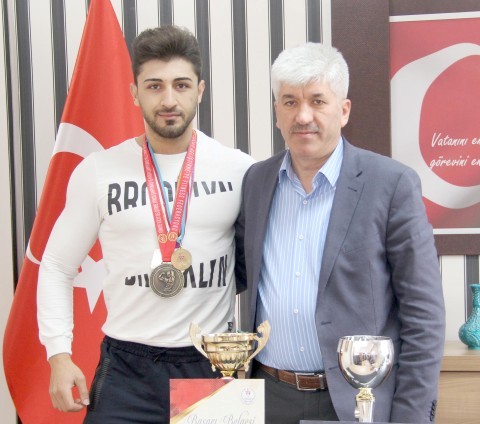 Vücut Geliştirme Şampiyonu Milli Sporcu Celal Bozkurt, İl Gençlik Hizmetleri