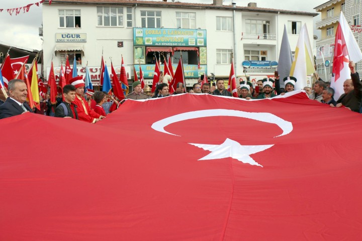 Yozgat’ta faaliyetini sürdüren Bozok Genç Esnaflar Derneği tarafından Türk Silahlı