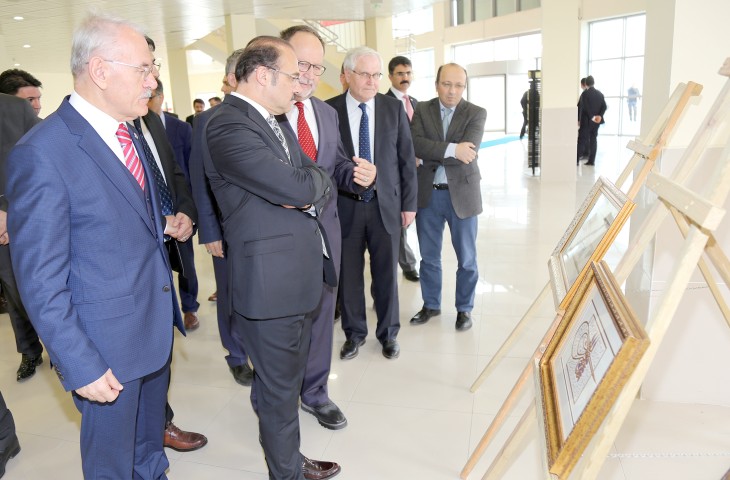 Yozgat Valisi Kemal Yurtnaç, değişen ve gelişen teknolojiye inat herkesin