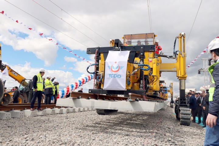 Ulaştırma, Denizcilik ve Haberleşme Bakanı Ahmet Arslan, "Yozgat'tan Ankara'ya eskiden