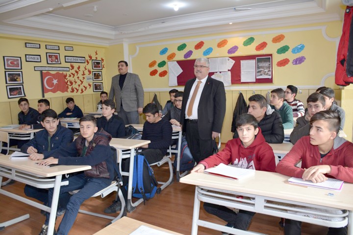 Yozgat İl Milli Eğitim Müdürü Yusuf Yazıcı, okul ziyaretleri kapsamında