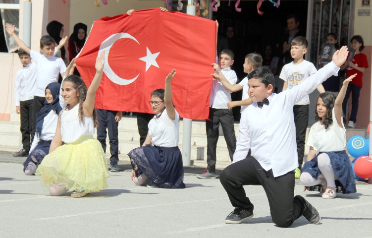 23 Nisan Ulusal Egemenlik ve Çocuk Bayramı Yozgat’ta coşkuyla kutlandı.