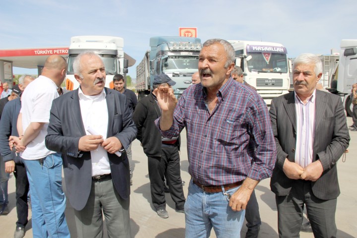 Yozgat’ın Yerköy ilçesine bağlı Saray Köyü’nde bulunan çimento fabrikasına hammadde