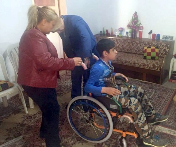 Iraklı çocuğun tekerlekli  sandalye hayali gerçek oldu