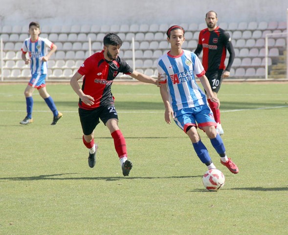 Bölgesel Amatör Lig 5’inci grupta şampiyonluk mücadelesi veren Yozgatspor’un ligden