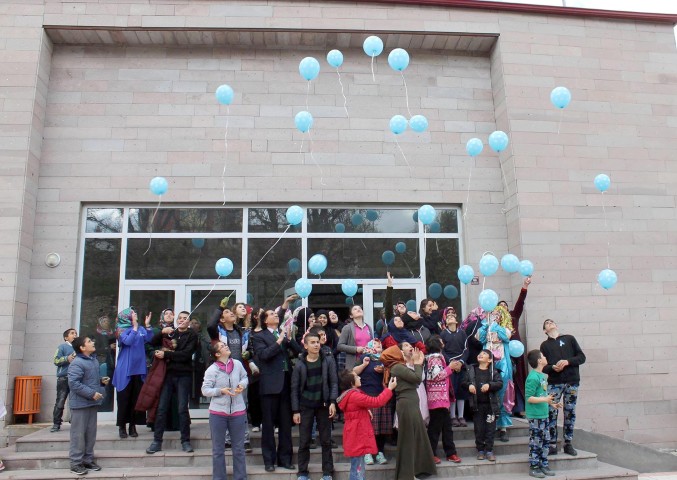 Akdağmadeni’nde 2 Nisan Dünya Otizm Farkındalık Günü dolayısıyla program düzenlendi.