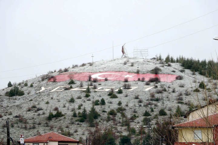 Yozgat'ta mevsim normallerinin üstünde seyreden hava sıcaklığının ani düşüşü yerini