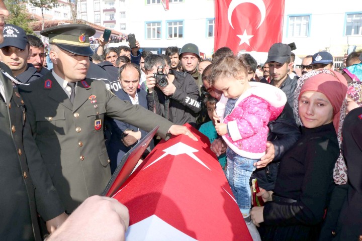Ağrı'nın Doğubayazıt ilçesinde teröristlerle güvenlik güçleri arasında çıkan çatışmada şehit