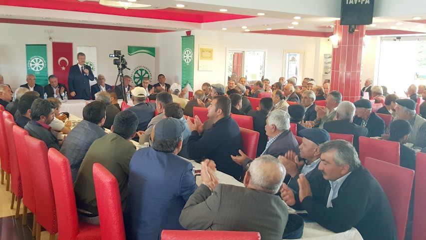 Kayseri Şeker yöneticileri Turhal Şeker Fabrikası ile sözleşmeli pancar ekimi