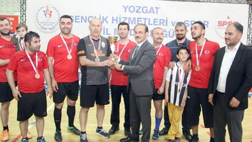 Futsal Turnuvasının şampiyonu  Cumhuriyet Ortaokulu