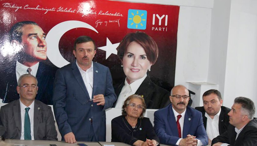 İYİ Parti adaylarını  tanıtarak seçim startı verdi
