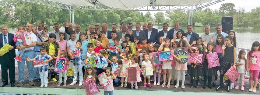 Kayseri Şeker tarafından Geleneksel hale gelen Bayramlaşma töreninde çocuklar aldıkları