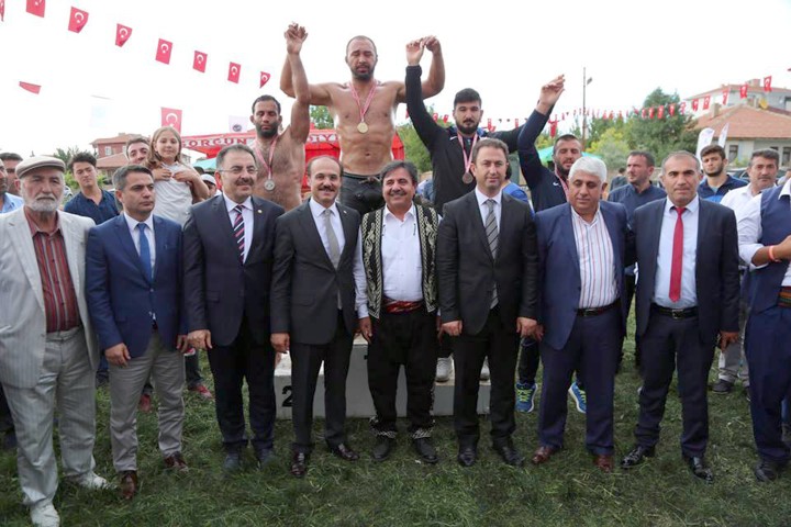 Sorgun Belediyesi tarafından bu yıl 10’uncusu düzenlenen Geleneksel Yağlı Güreşlerine