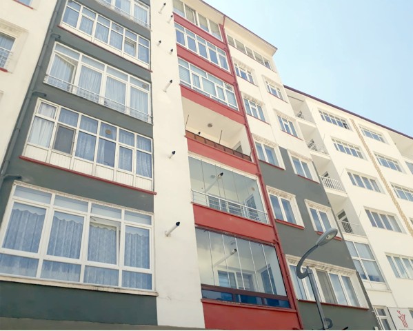 Yozgat’ta 1991 yılında yapılan Ersoy Apartmanı bugüne kadar farklı partilerden