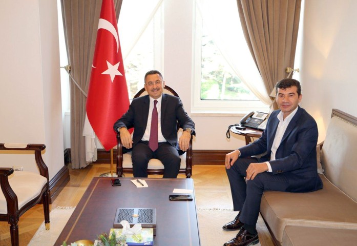 Çekerek Belediye Başkanı Bedrettin Bozkurt Cumhurbaşkanı yardımcısı Fuat Oktay'a hayırlı