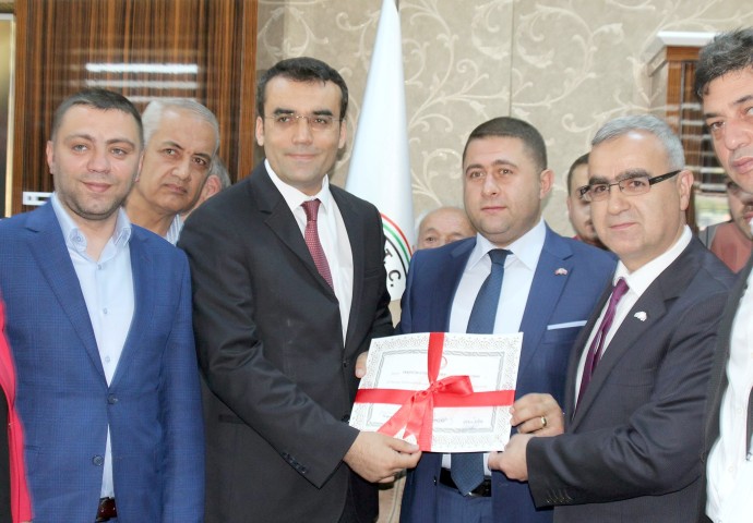 Milliyetçi Hareket Partisi (MHP) Yozgat Milletvekili Ethem Sedef, beraberinde partili