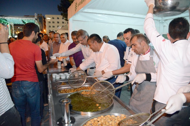 Kayseri'de, 15 Temmuz darbe girişiminin ikinci yıldönümü nedeniyle Cumhuriyet Meydanında