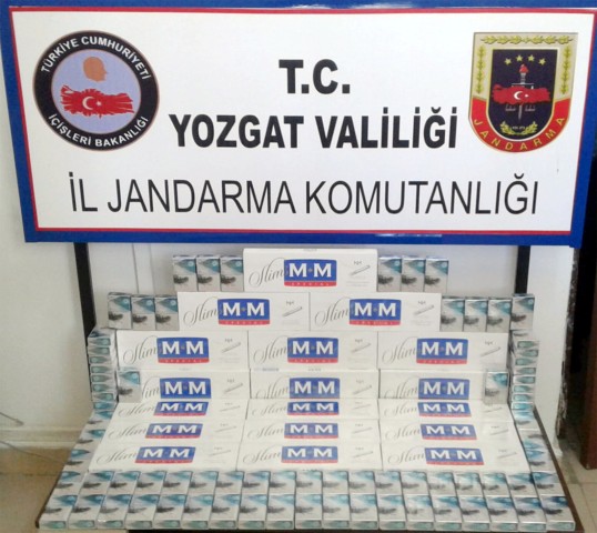 Yozgat İl Jandarma Komutanlığı'na bağlı ekipler, yolcu otobüsünün bagajında iki